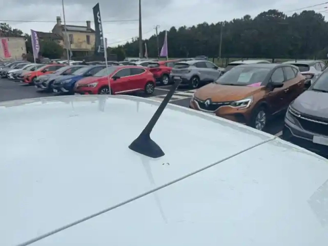 Renault Megane mégane iv berline blue dci 115 - 21b — photo 16
