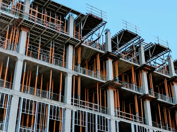 Désordre apparent à la réception des travaux : la Cour de cassation précise le 8 octobre 2026 qu'il s'apprécie à la date de la réception, selon les compétences du maître de l'ouvrage