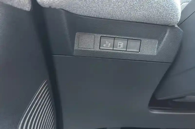 Citroën C5 Aircross hybride rechargeable 195 e-eat7 — photo 20