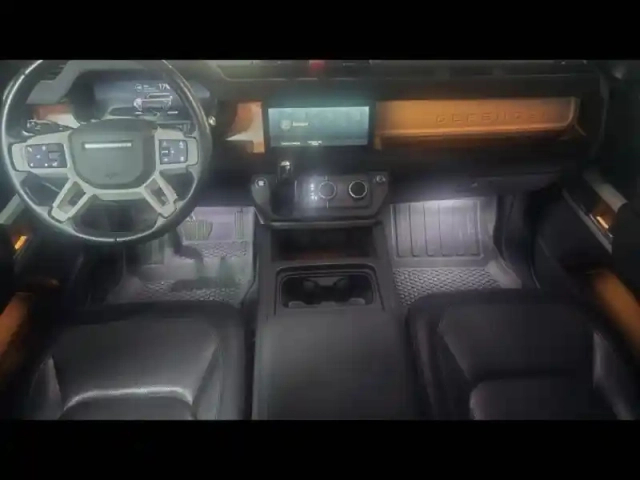 Land Rover Defender 110 2.0 p400e x-dynamic se — photo 23