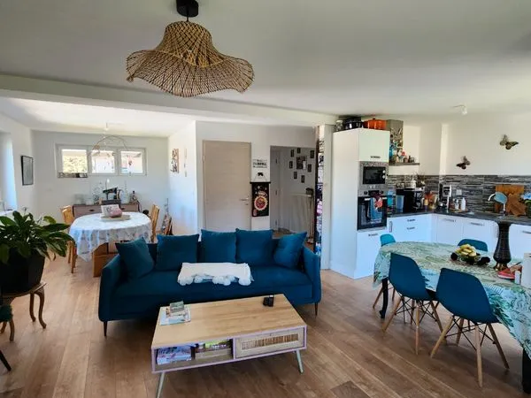 Maison entièrement rénovée Evette Salbert