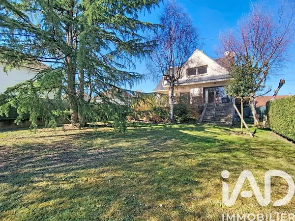 Maison 9 pièces 222 m²