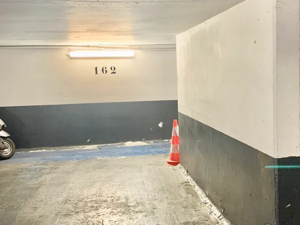 Loue place parking