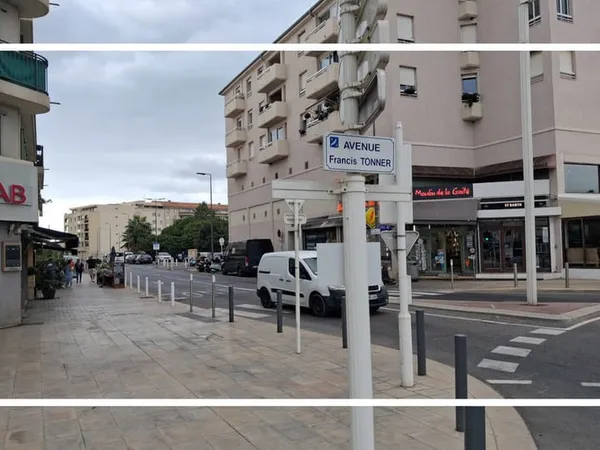 DOUBLE GARAGE 24 M² : CENTRE VILLE