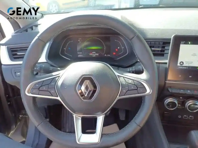 Renault Captur e-tech full hybrid 145 — photo 17