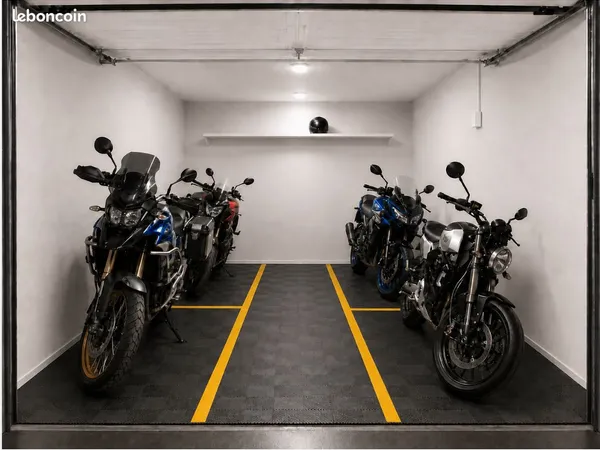 Location emplacement parking moto box prenium fermé et sécurisé Villeurbanne République - Colocation