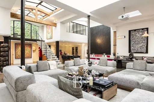 Appartement 6 pièces 467 m²