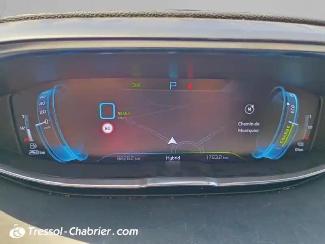 Peugeot 3008 hybrid4 300 e-eat8 gt line — photo 21