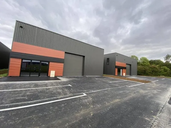 Local d'activité 330 m²