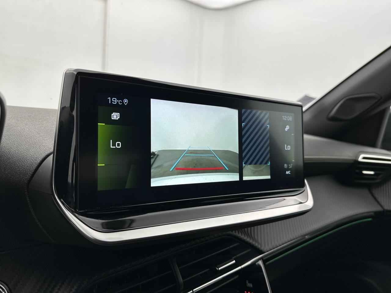 Peugeot 2008 puretech 130 s&s eat8 gt — photo 26