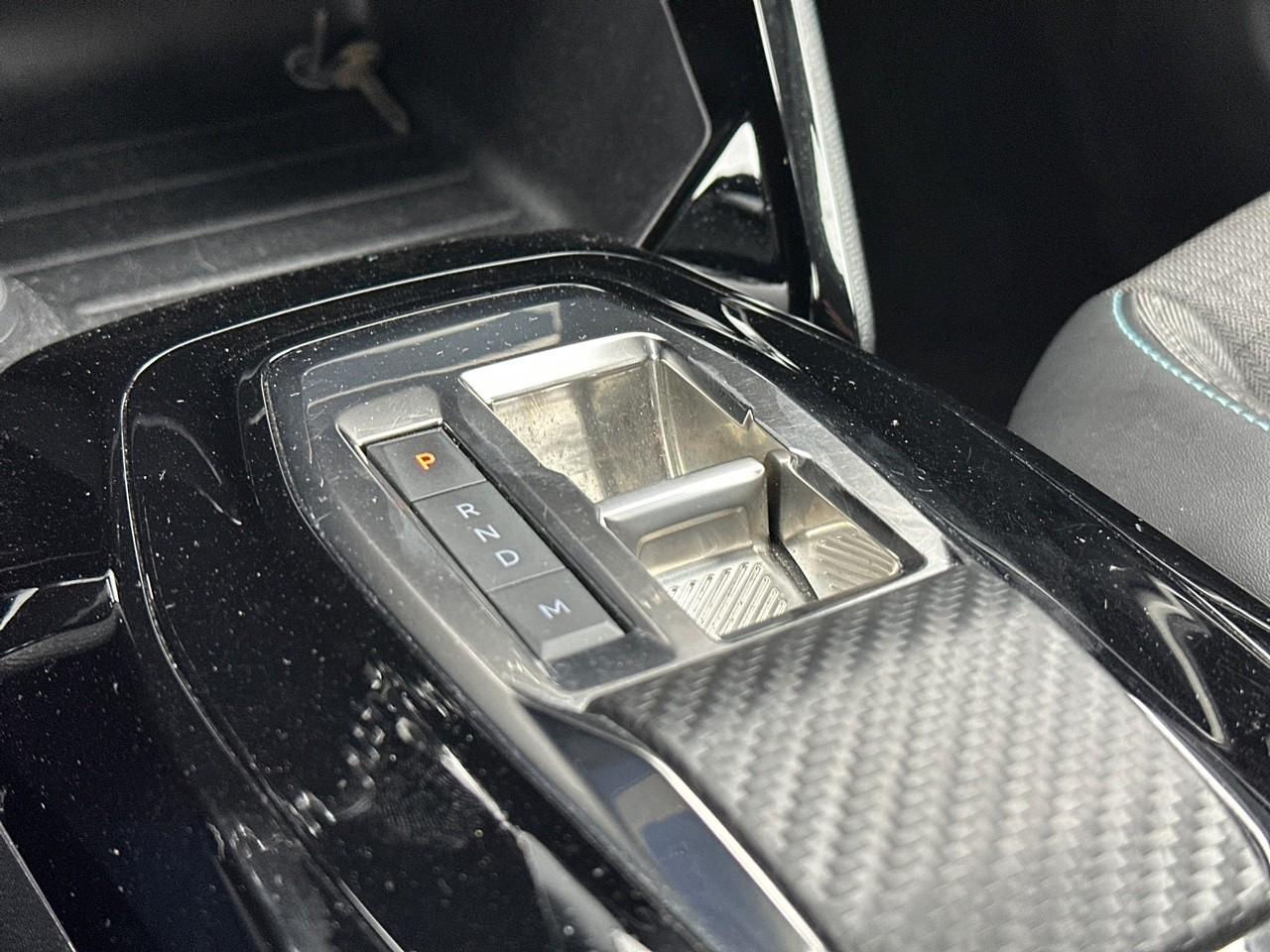 Peugeot 2008 puretech 130 s&s eat8 allure pack — photo 30