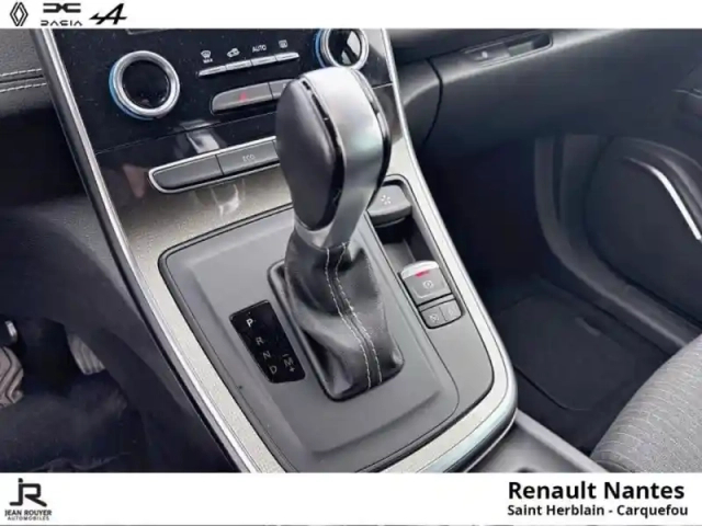 Renault Scenic grand  tce 140ch techno edc 7 places — photo 12