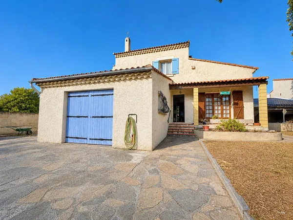 SAINT-VICTORET Villa indépendante de 137 m² avec 91 m² de dépendances et fort potentiel