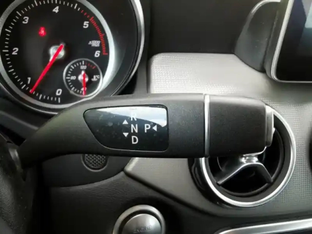 Mercedes Gla 200 d sensation 7g-dct — photo 19