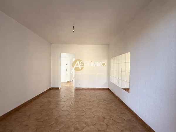 Six fours les plages, T2 de 39m2 avec terrasse, parking et c
