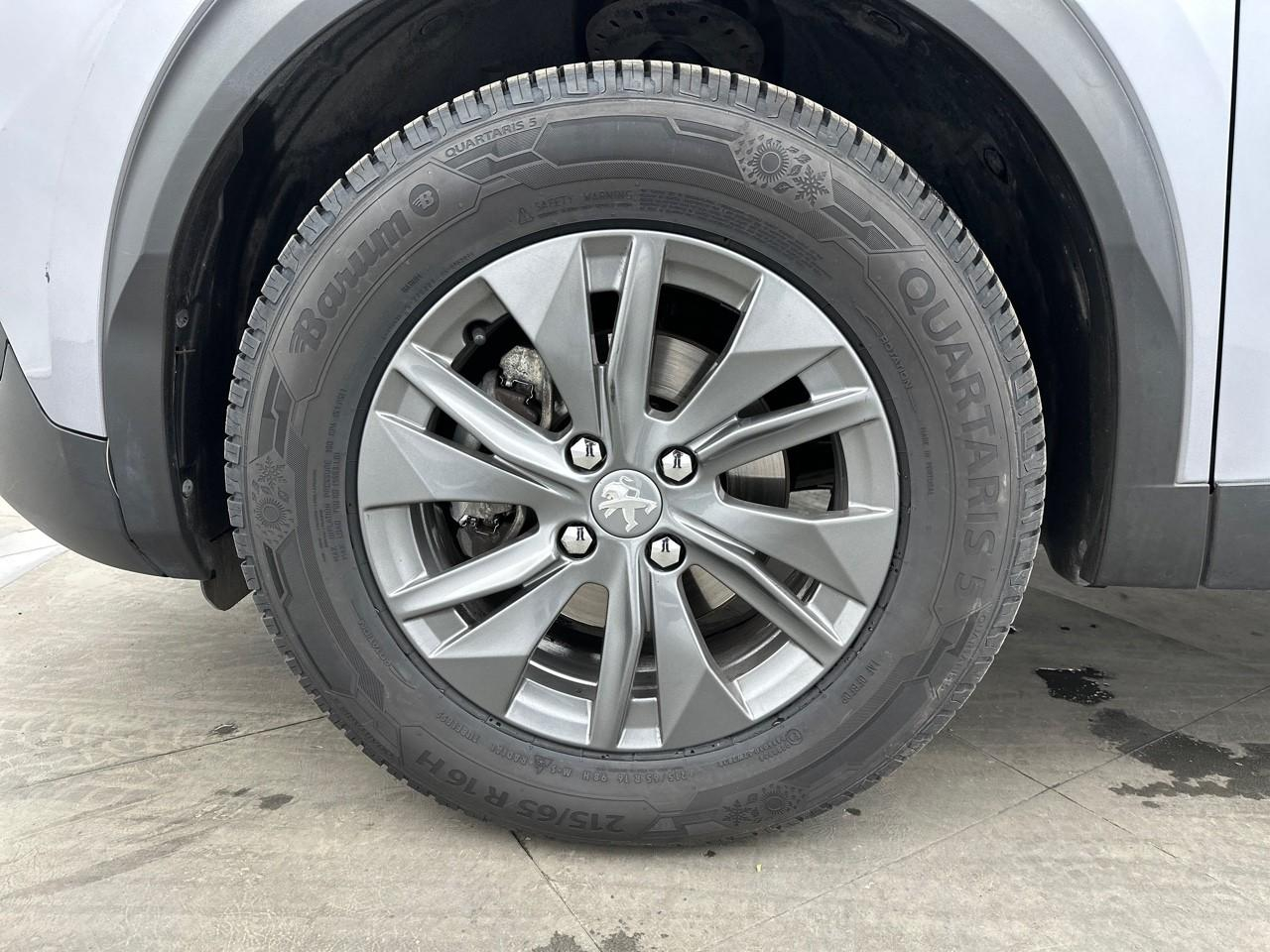 Peugeot 2008 puretech 130 s&s eat8 style — photo 14