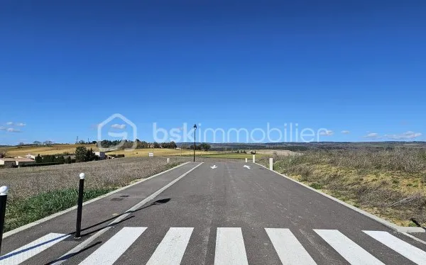 Terrain 694 m²