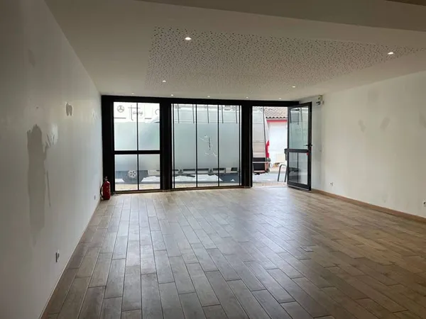 Local commercial 87 m²