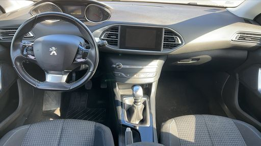 Peugeot 308 1.2 PureTech 110 - Style – 2019 – 112535 km – Essence – Boîte Manuelle — photo 32