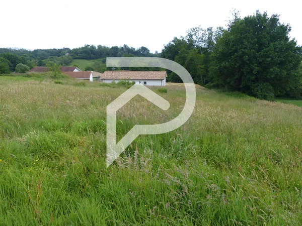 Terrain 2056 m²