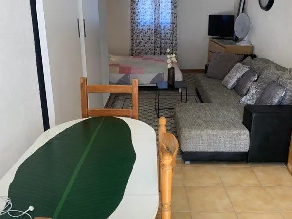 Studio Rez de villa à Cogolin d octobre à fin Mars
