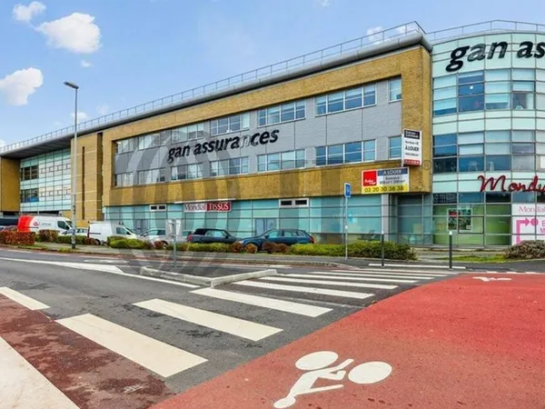 Bureau 820 m²