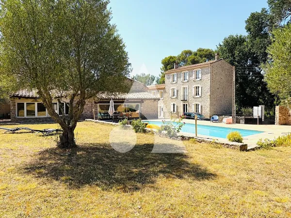 Maison de luxe 8 pièces 253 m²