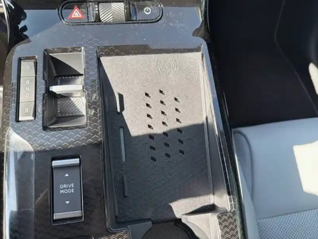 Citroën C5 Aircross hybride rechargeable 195 e-eat7 — photo 22