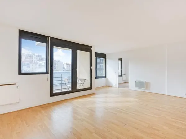 4 PIECES AVEC BALCONS/ PARKING ET CAVES