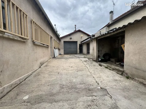 Boutique 278 m² Le Blanc-Mesnil