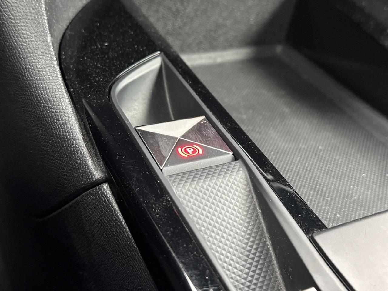 Ds Ds 3 crossback puretech 130 eat8 performance line+ — photo 28