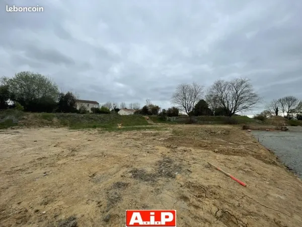 Terrain 465 m² POUZAUGES