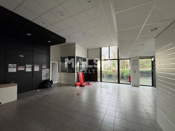 Local d'activité 560 m²