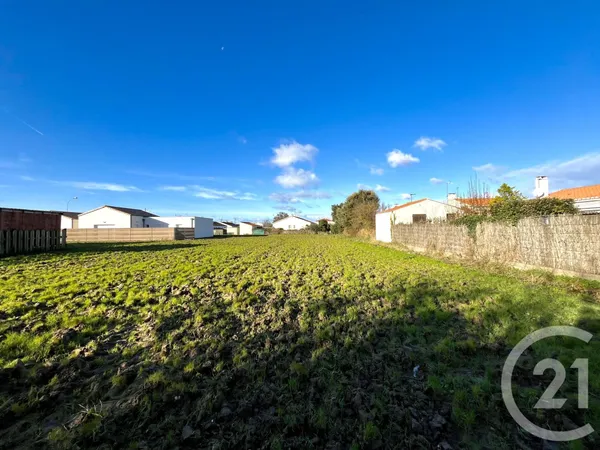 Terrain 814 m²