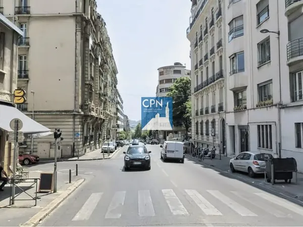 Local commercial 108 m²
