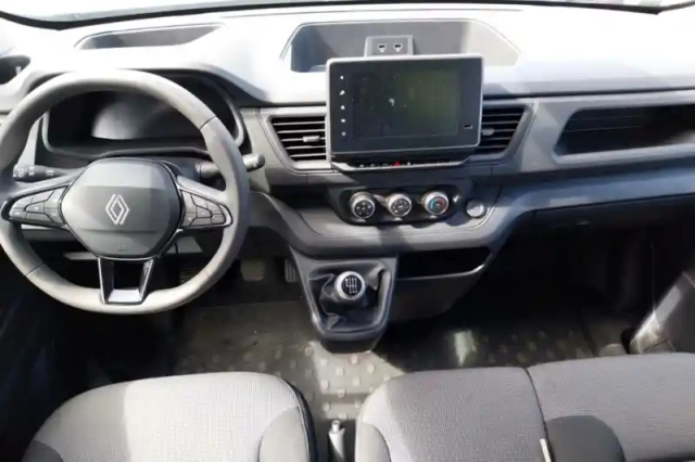 Renault Trafic blue dci 150 — photo 9