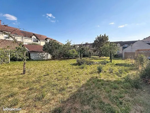 TERRAIN CONSTRUCTIBLE 400 m²