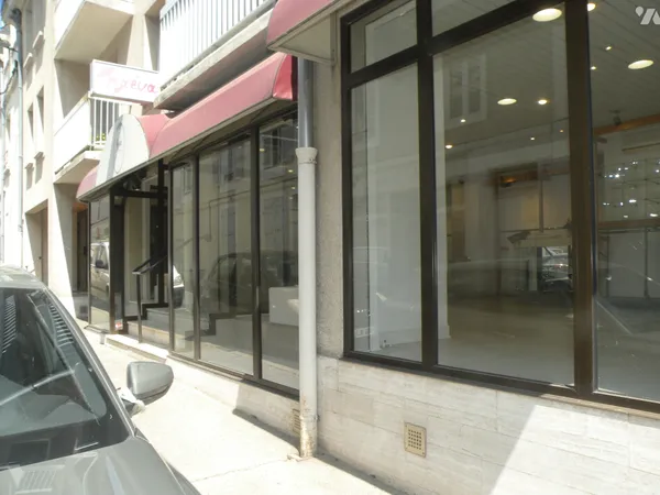 Local d'activités 76 m²