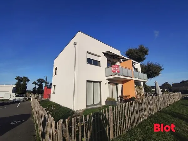 APPARTEMENT T2, 1 CHAMBRE, 1 BALCON, 1 CELLIER, 1 PLACE DE STATIONNEMENT