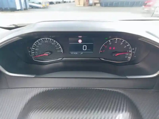 Peugeot 2008 puretech 100 s&amp;s bvm6 — photo 52