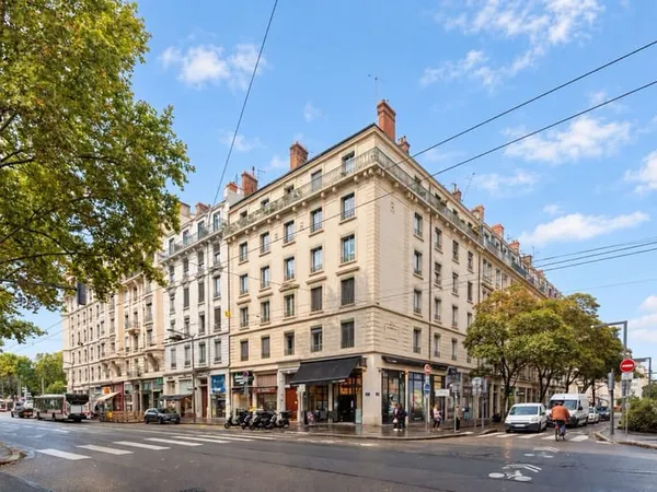 Lyon 7 - Jean-Macé: Un appartement T2 de 52m2 en étage élevé