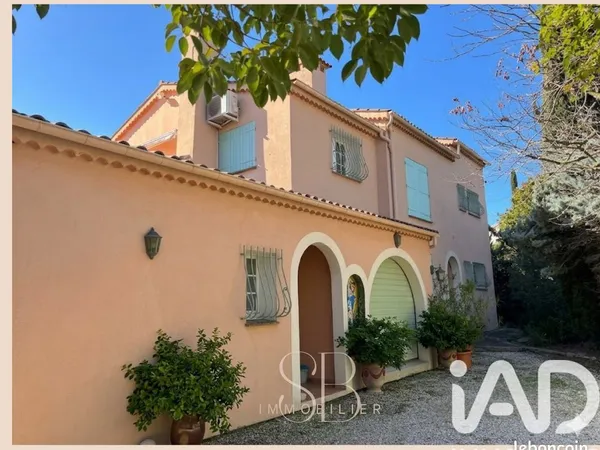 Maison 11 pièces 284 m²