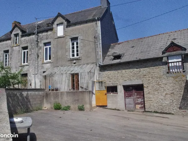 Propriété rurale avec dépendances à rénover