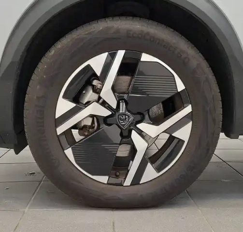 Peugeot 2008 hybrid 136 e-dcs6 — photo 11