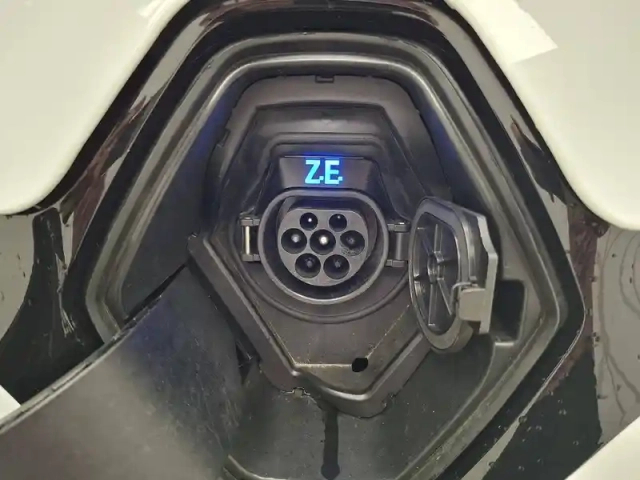 Renault Zoé zoe r90 — photo 15