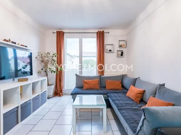 Vends t4 - 67 m² - Marseille 13003