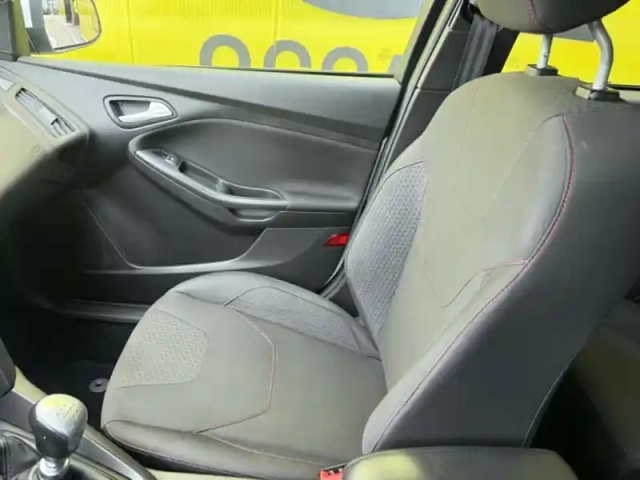 Ford Focus 1.5 ecoboost 182 st-line — photo 13