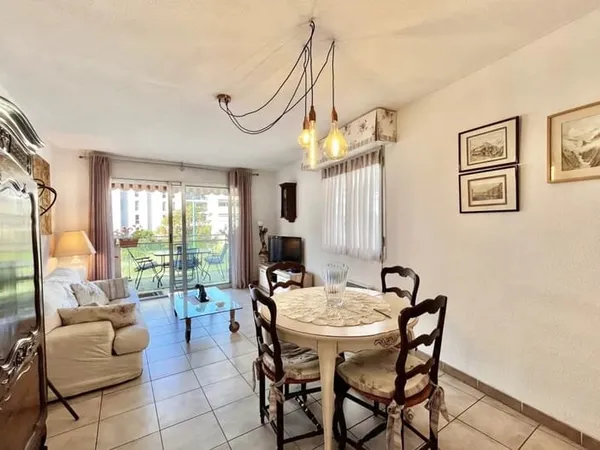 Menton Borrigo, 3 Pièces, Balcon et Parking.