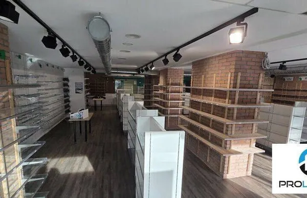 Local commercial 423 m²