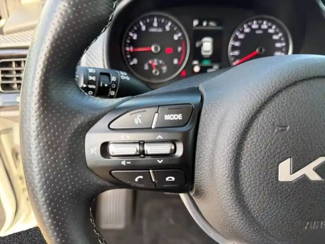 Kia Stonic 1.0 t-gdi 120 ch mhev dct7 — photo 27